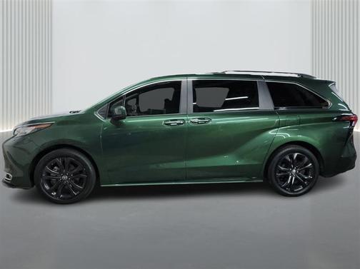 2022 Toyota Sienna XLE