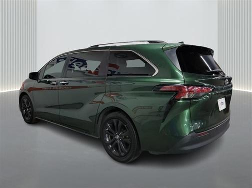 2022 Toyota Sienna XLE
