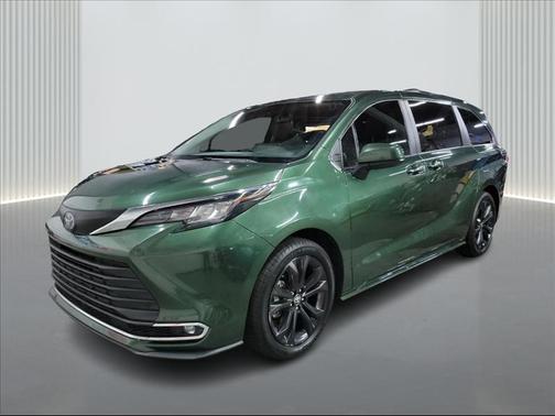 2022 Toyota Sienna XLE