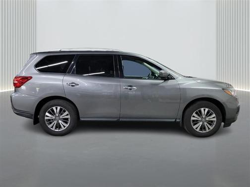 2020 Nissan Pathfinder S