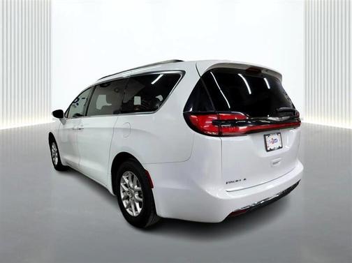 2022 Chrysler Pacifica Touring-L