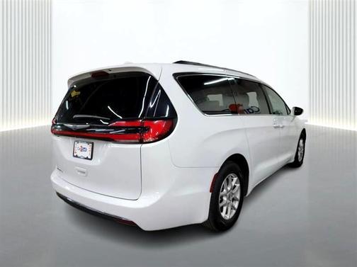 2022 Chrysler Pacifica Touring-L