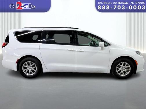 2022 Chrysler Pacifica Touring-L