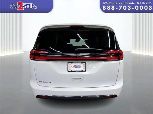 2022 Chrysler Pacifica Touring-L