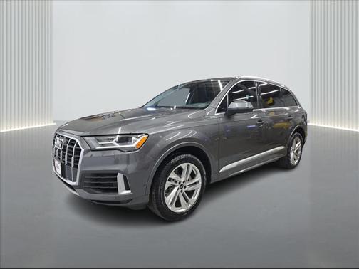 Samurai Gray Metallic 2022 Audi Q7 55 Premium