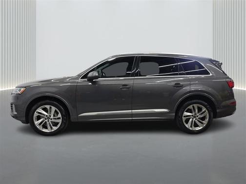 Samurai Gray Metallic 2022 Audi Q7 55 Premium