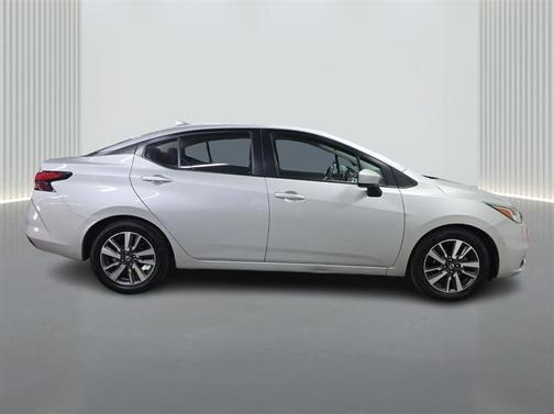 2022 Nissan Versa 1.6 SV