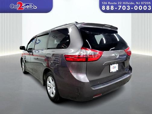 2020 Toyota Sienna LE