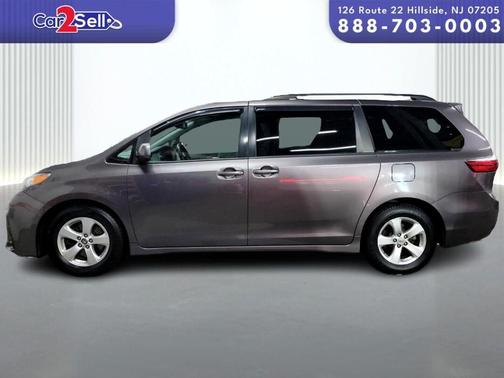 2020 Toyota Sienna LE