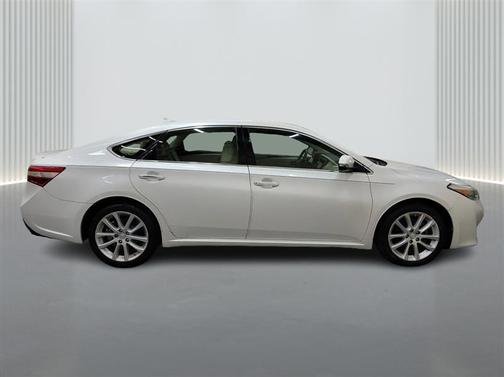 2013 Toyota Avalon XLE