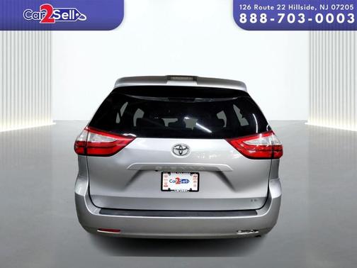 2019 Toyota Sienna LE