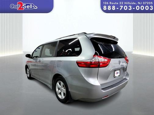 2019 Toyota Sienna LE