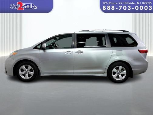 2019 Toyota Sienna LE