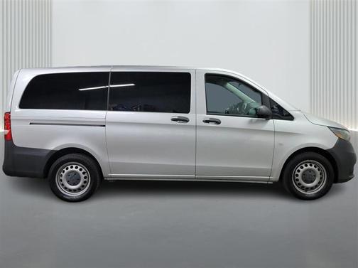 2016 Mercedes-Benz Metris Base