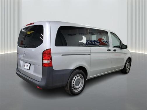 2016 Mercedes-Benz Metris Base