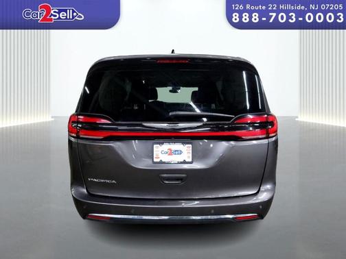 2023 Chrysler Pacifica Touring-L