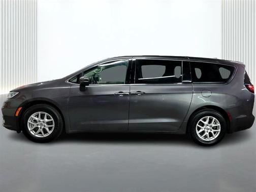 2023 Chrysler Pacifica Touring-L