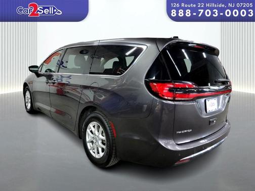 2023 Chrysler Pacifica Touring-L