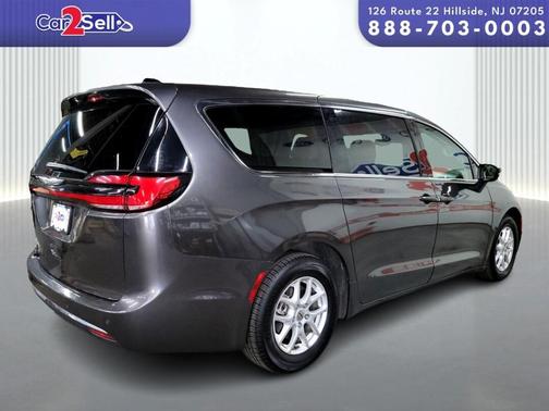2023 Chrysler Pacifica Touring-L