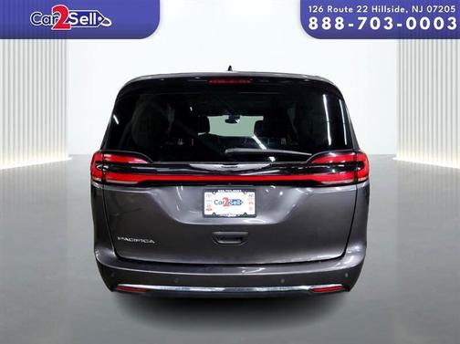 2023 Chrysler Pacifica Touring-L