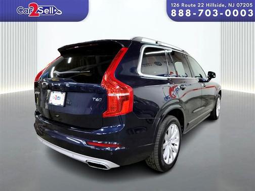 2016 Volvo XC90 T6 Momentum