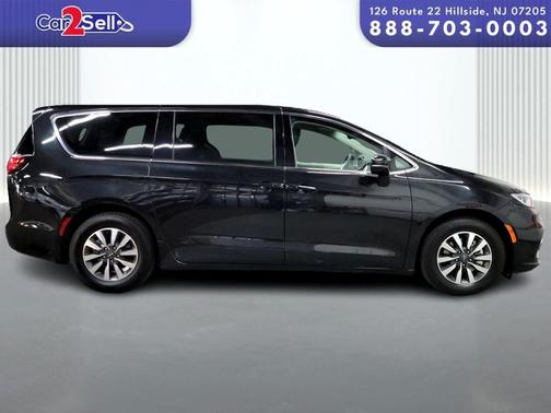 2022 Chrysler Pacifica Hybrid Touring L