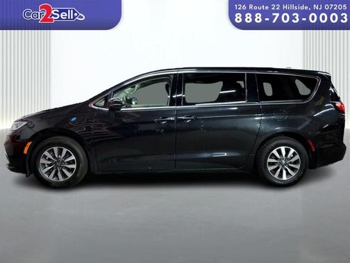 2022 Chrysler Pacifica Hybrid Touring L
