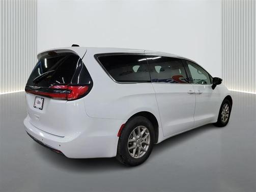 White 2024 Chrysler Pacifica Touring-L