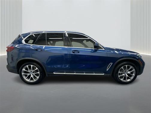 Blue 2019 BMW X5 xDrive40i