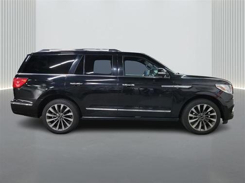 2019 Lincoln Navigator Select