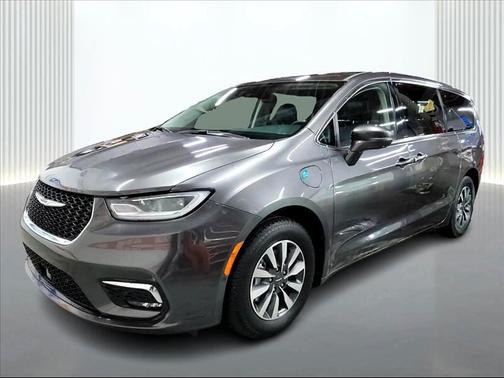 2022 Chrysler Pacifica Hybrid Touring L