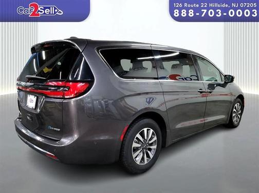 2022 Chrysler Pacifica Hybrid Touring L