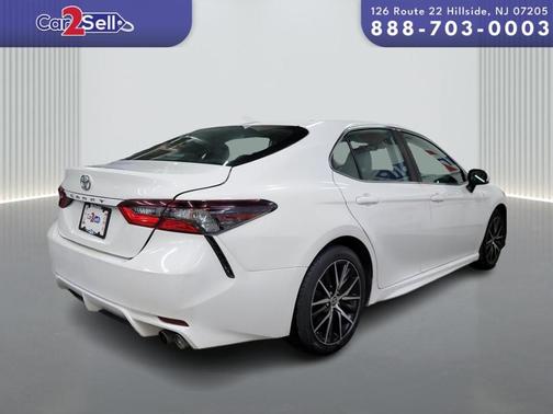 2022 Toyota Camry SE