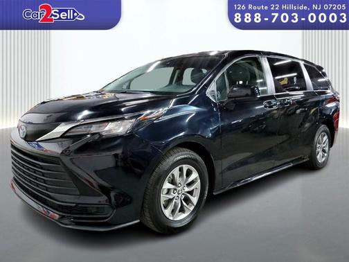 2022 Toyota Sienna LE