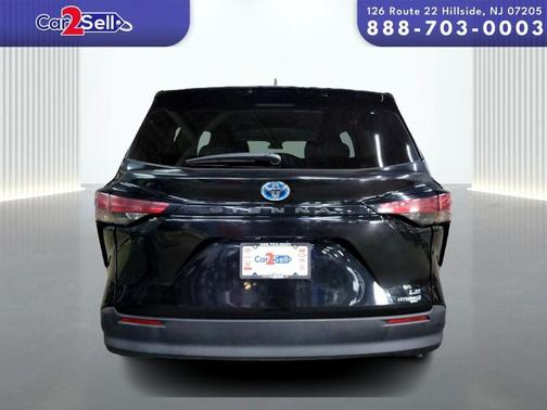 2022 Toyota Sienna LE