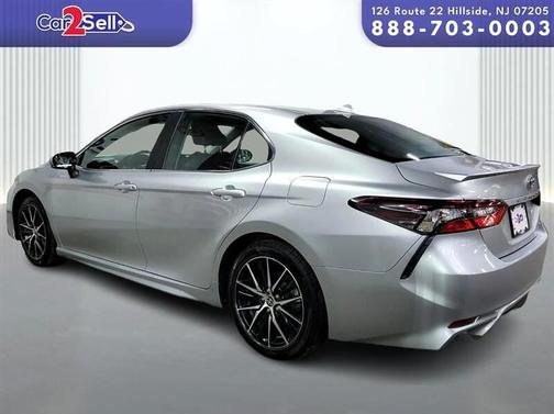 2022 Toyota Camry SE