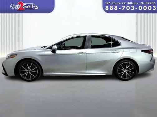2022 Toyota Camry SE
