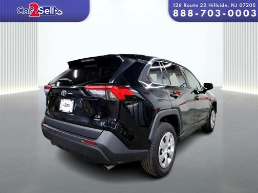 2022 Toyota RAV4 LE