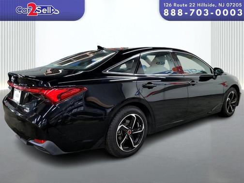 2019 Toyota Avalon Hybrid XLE
