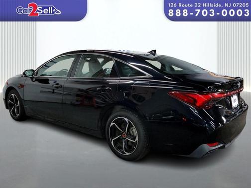 2019 Toyota Avalon Hybrid XLE