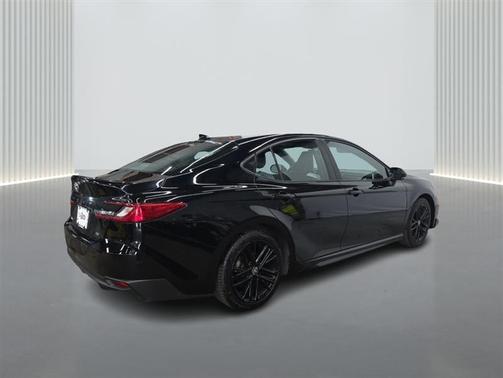 Black 2025 Toyota Camry SE