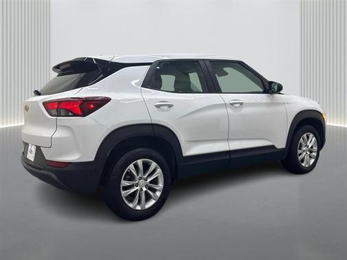 White 2023 Chevrolet Trailblazer LS