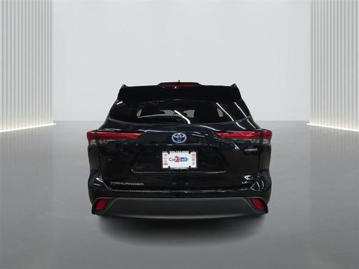 Black 2023 Toyota Highlander Hybrid LE