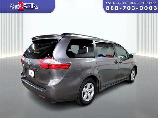 2019 Toyota Sienna LE