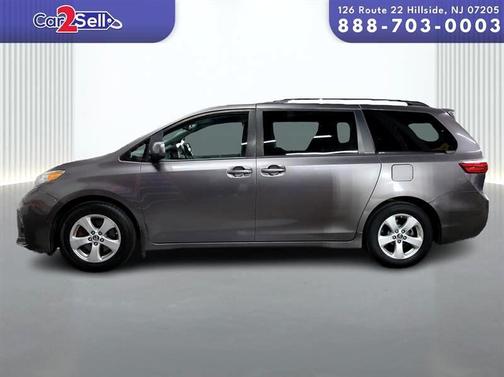 2019 Toyota Sienna LE