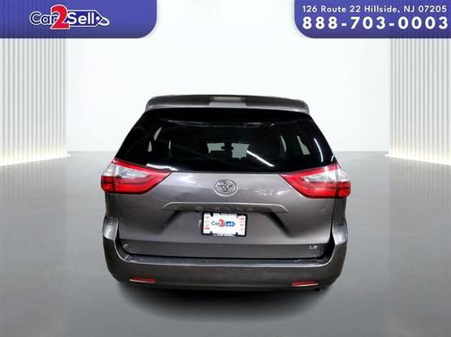 2019 Toyota Sienna LE