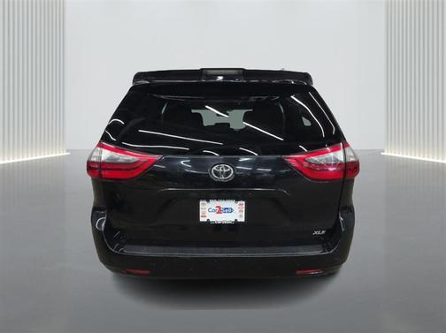 2020 Toyota Sienna XLE