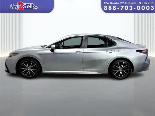 2022 Toyota Camry SE