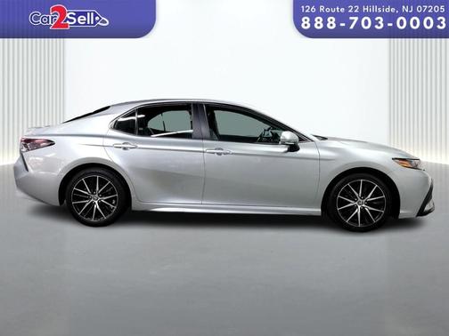 2022 Toyota Camry SE