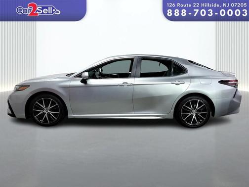 2022 Toyota Camry SE